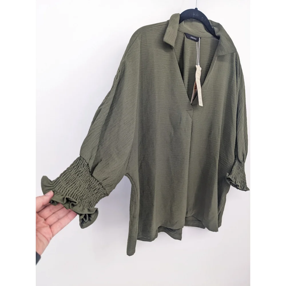Dokotoo Blouse Womans Small‎ Green Smocked Lightweight Office Career Top NWT - Picture 4 of 12